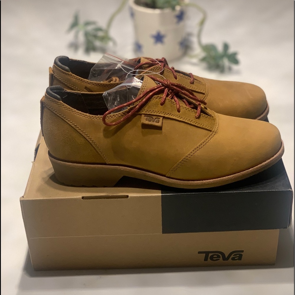 Teva - De La Vina Shoe - Size 8
